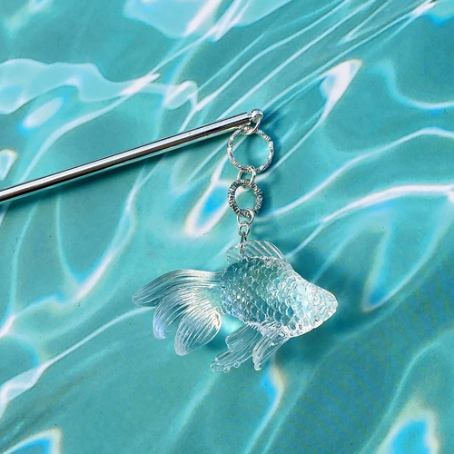夏涼し 氷のような全透明金魚のかんざし【平面泡】 かんざし メノ工房