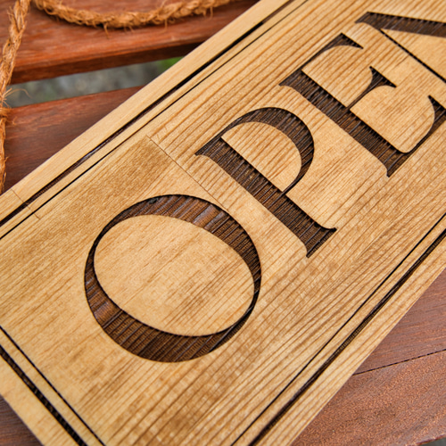 レトロ調の木製店舗看板 表札 OPEN CLOSED/吊り下げ/レーザー彫刻 表札