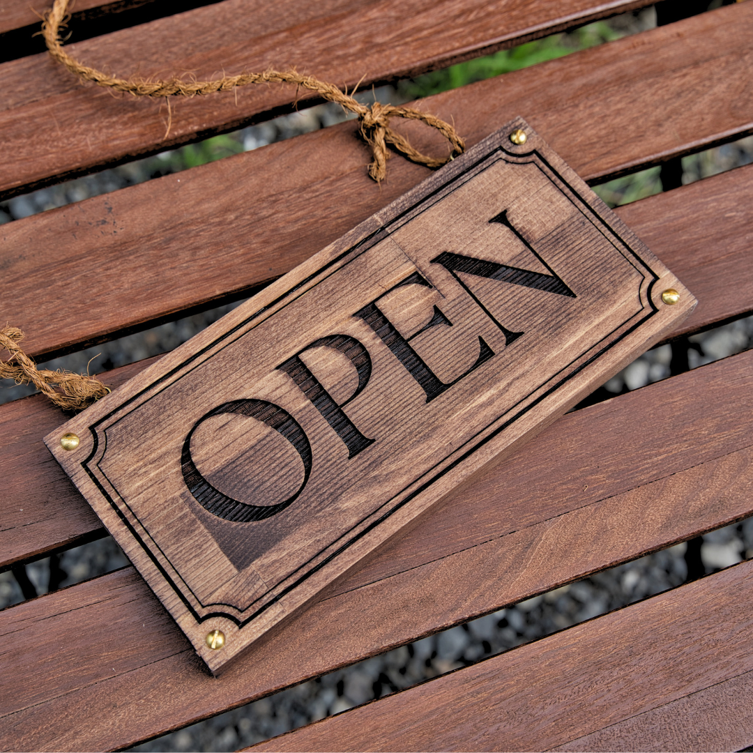 アンティーク調の木製店舗看板 表札 OPEN CLOSED/吊り下げ/レーザー彫刻