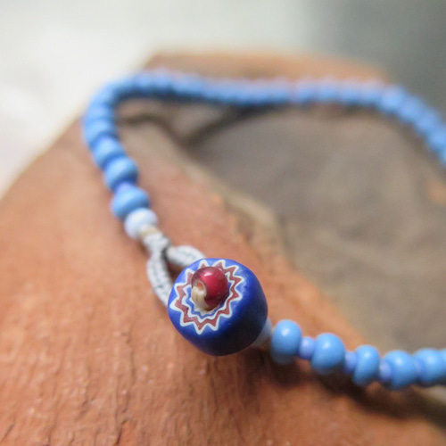 アンティーク シェブロン ＆ ヴェネチアンシードビーズ 水色