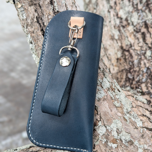 栃木レザー メガネケース ベルトループキーホルダー付き メガネケース