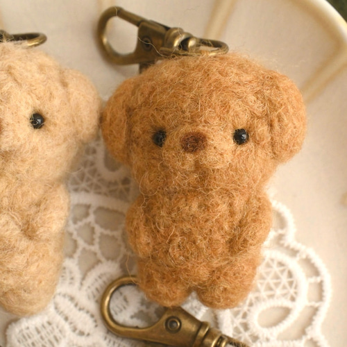 羊毛フェルト　トイプードル　キーホルダー トイプードルキーホルダー 羊毛フェルト作家もふだもふお | 羊毛