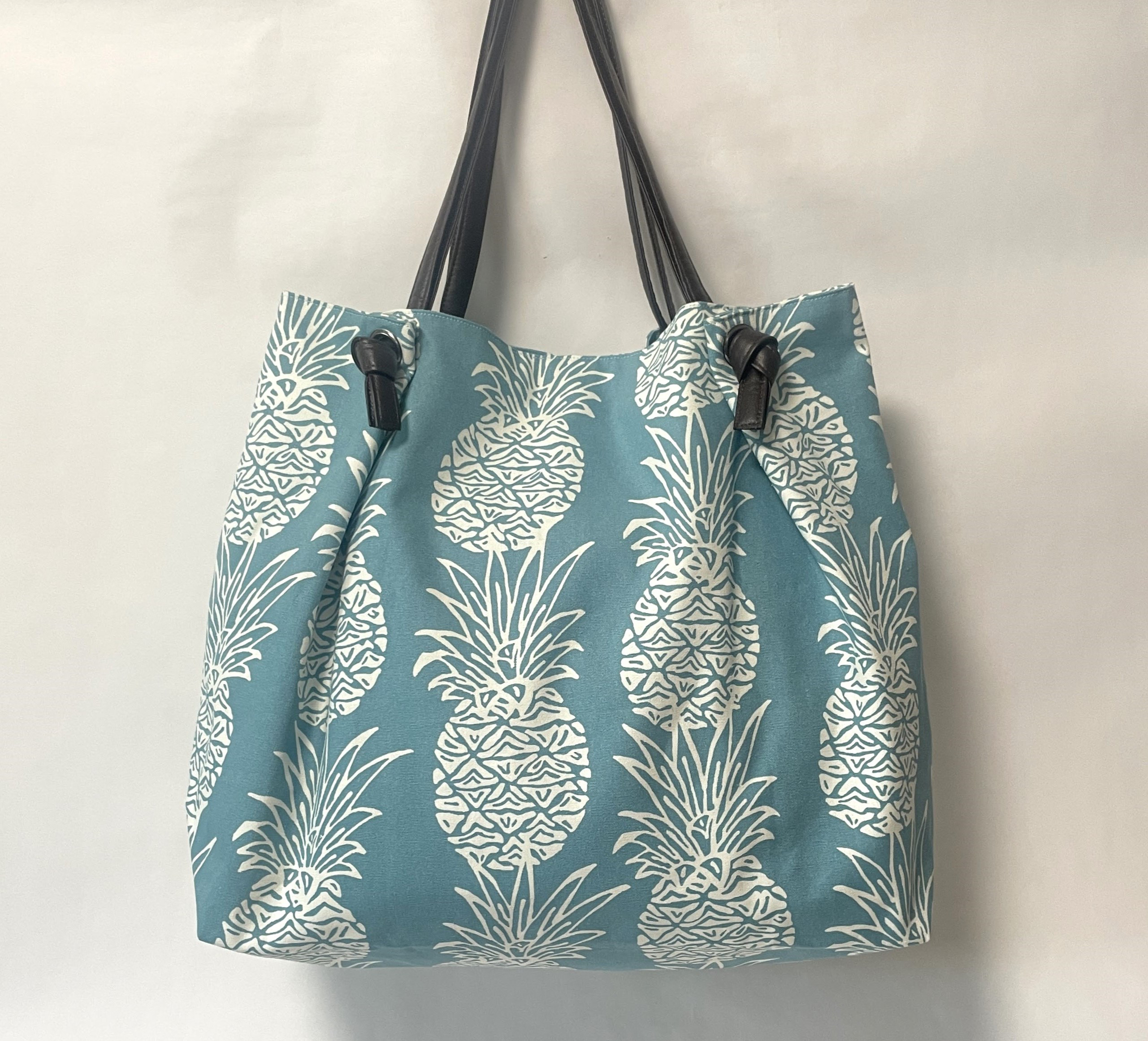 TOTE BAG ～プチ旅行などにも最適　軽いのに大容量なデイリーバック～