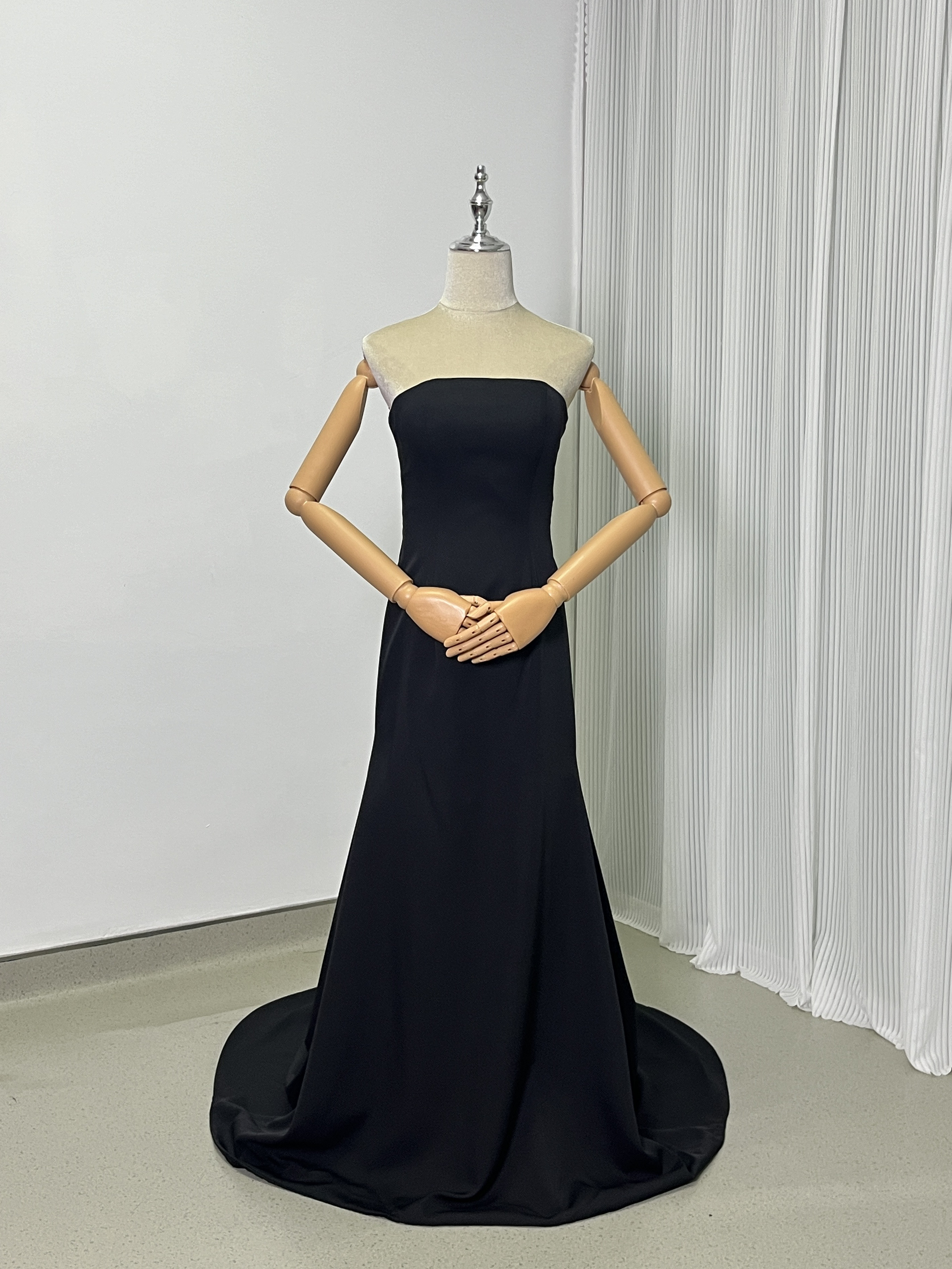 送料無料！パーティードレス ベアトップ 細見えシルエット マーメイドライン くるみボタン  マット生地 二次会