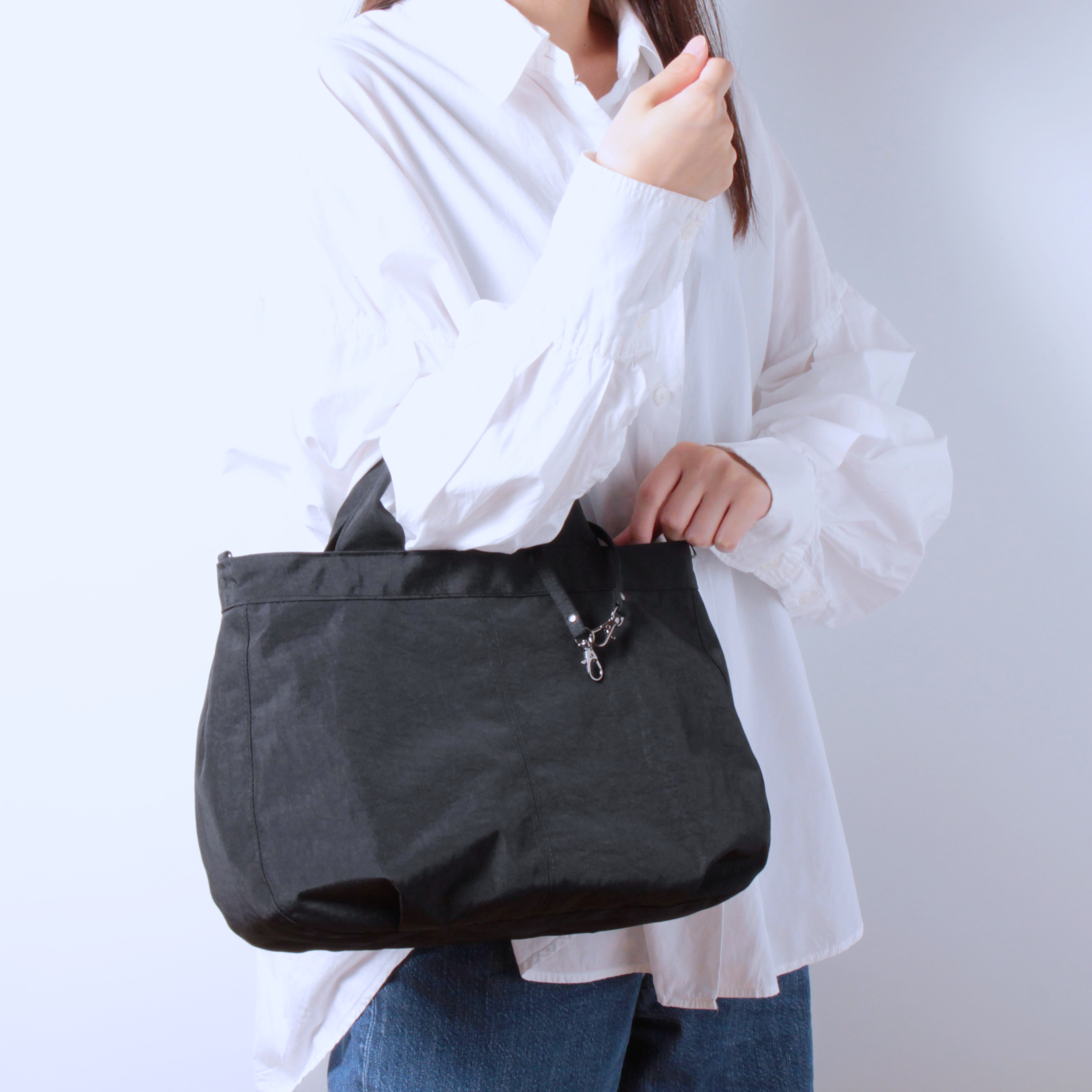 ころりんトートバッグ【ブラック】撥水加工　軽量　ナイロンバッグ　ショルダー