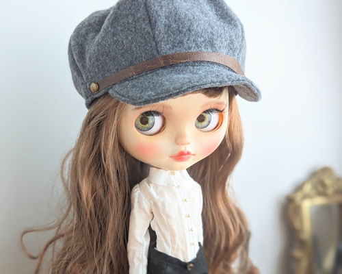 1166【ブライス帽子】グレーのウール生地のキャスケット その他人形