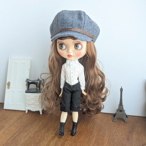 1166【ブライス帽子】グレーのウール生地のキャスケット その他人形