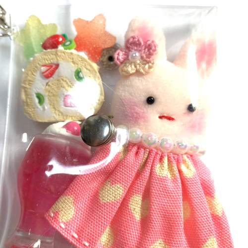 ❤️在庫処分SALE送料無料❤️☆うさぎちゃんぬいぐるみと苺