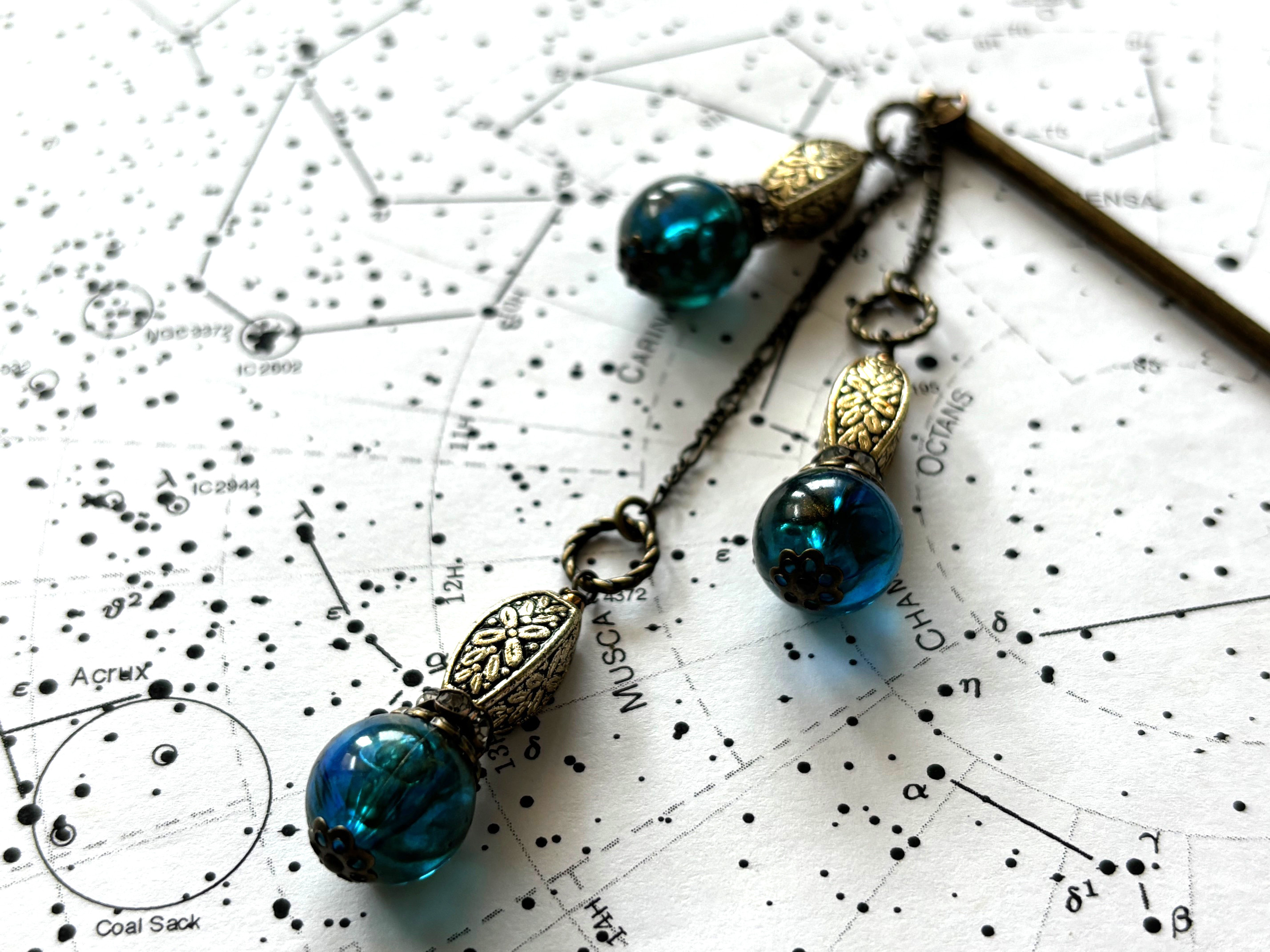 かんざし　銀河を閉じ込めた様なゴールドグリッターのビーズ3連　一本挿し　一本簪　青　天文　宇宙　夜空　洋風　0149