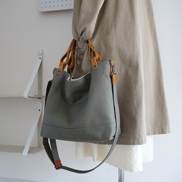 帆布の2WAY革持ち手トートバッグ（カーキ）内ポケット５室！ 2枚目の画像