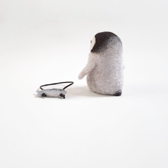 読書の秋のペンギンさん 羊毛フェルト 羊毛フェルト