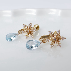 雪の結晶と揺れるスカイブルートパーズのイヤリング 11月の誕生石 天然石 誕生日プレゼント クリスマス 秋冬 11枚目の画像