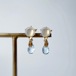 雪の結晶と揺れるスカイブルートパーズのイヤリング 11月の誕生石 天然石 誕生日プレゼント クリスマス 秋冬 8枚目の画像