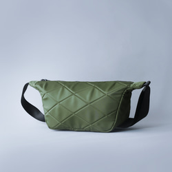 帯リメイクバッグ クロスボディバッグ／スリングバッグ｜青地に白い桜