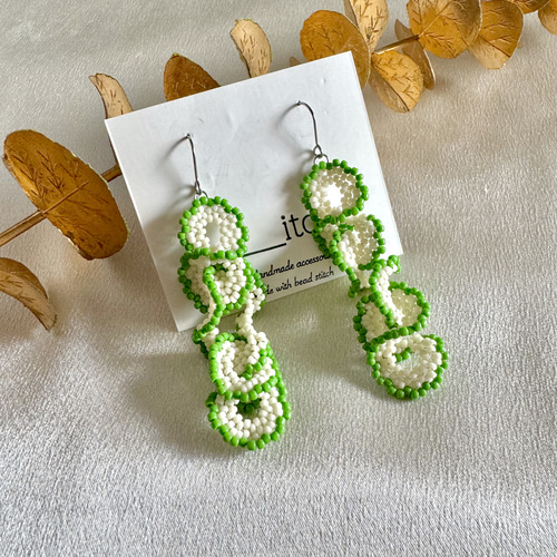 フリルビーズピアス ピアス（フック・チェーン） ___ito. 通販