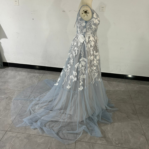 人気上昇！薄青 Vネック キャミソール カラードレス 花モチーフ 背中  