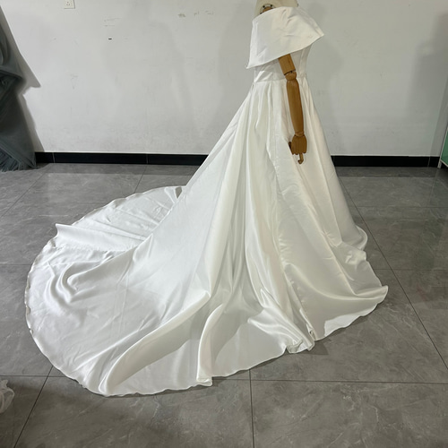 ウェディングドレス 取り外しオフショルダー スレンダーライン 披露宴  