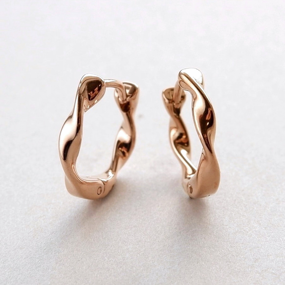 つけっぱなしOK＊ ピンクゴールド ワンタッチフープピアス ひねり