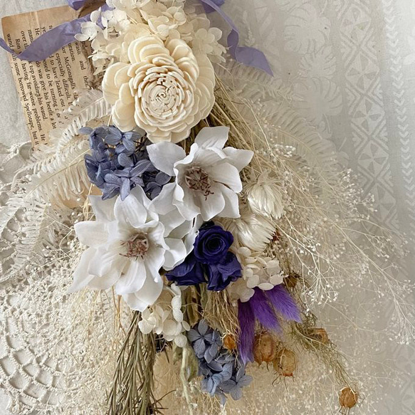 白とパープルのナチュラルスワッグ9（英字新聞を添えて） スワッグ  