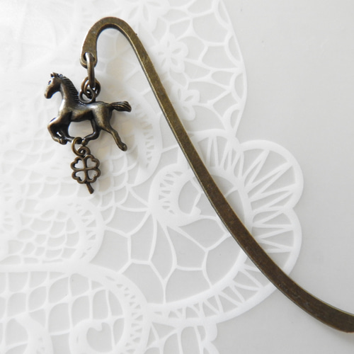 チャリティー☆彡 アンティーク調 お馬とクローバーのブックマーク