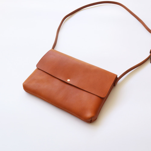 Creemaさんで購入した本革サコッシュです。大人可愛い♡ Creemaさんで購入した本革サコッシュです。大人可愛い♡ - メルカリ