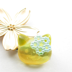 陽気な猫だって、時々はクォーツな時もあるんだと、ミャーオと言いたい♪<カブトピンブローチ>SB1070 1枚目の画像