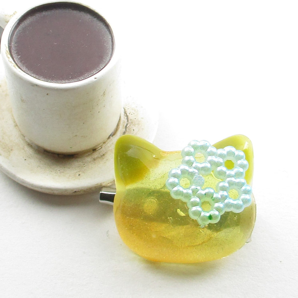 陽気な猫だって、時々はクォーツな時もあるんだと、ミャーオと言いたい♪<カブトピンブローチ>SB1070 2枚目の画像