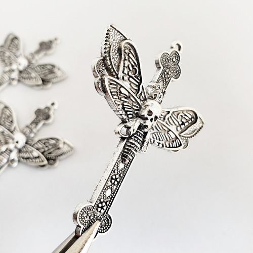 3個 大 十字架 クロス 蛾 モス 髑髏蛾 メンガタスズメ 蝶 ドクロ 骸骨