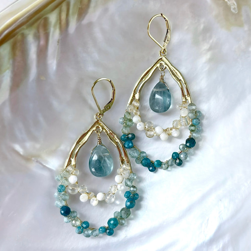 14kgf フローライトの蝶と天然石のピアス 14kgf フローライトの蝶と天然石のピアス