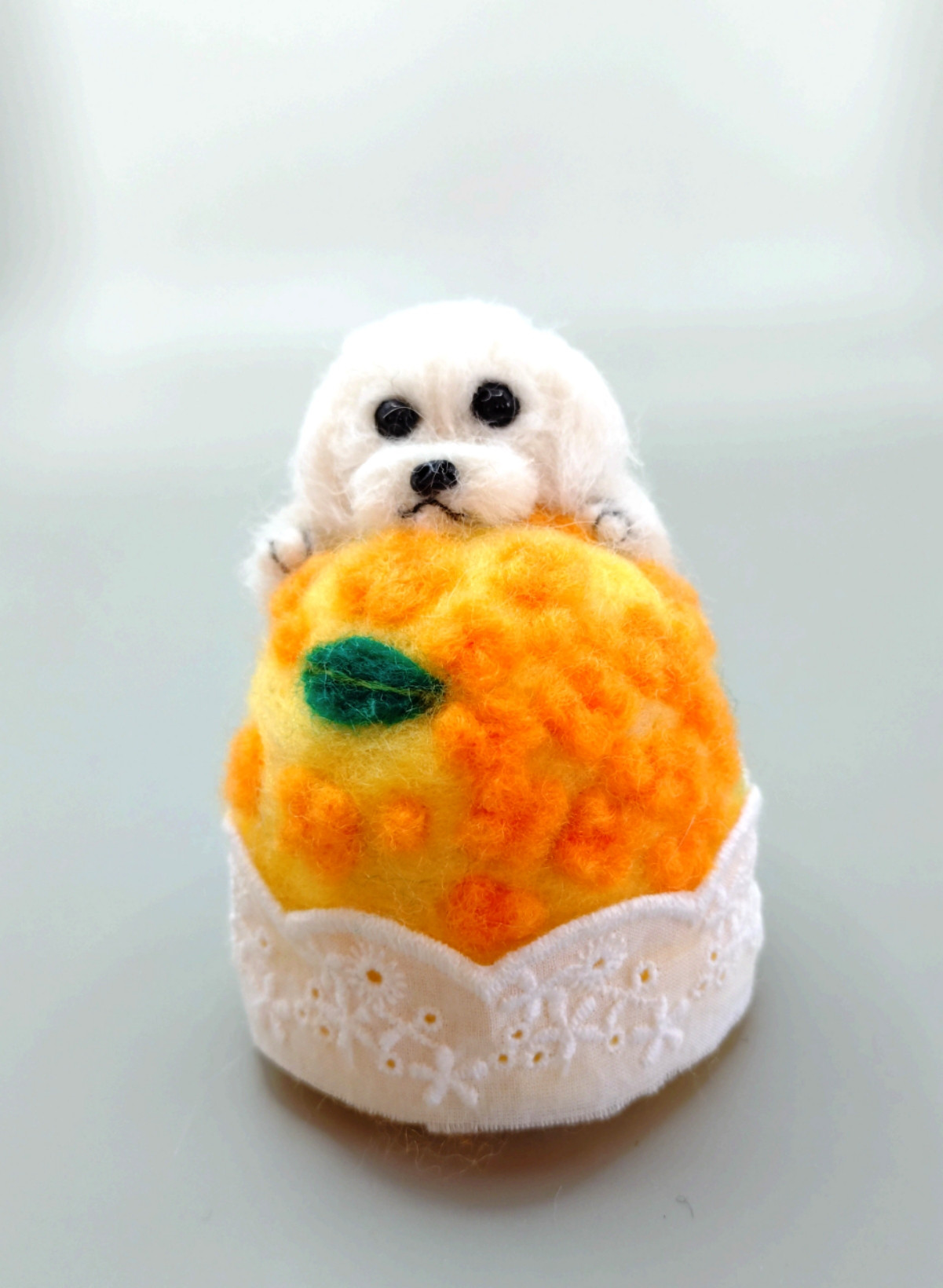 羊毛フェルト　リラックス　マルチーズ 羊毛フェルト マルチーズと金木犀のピンクッション 羊毛フェルト