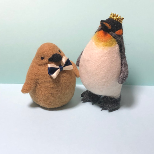 ◇王冠をかぶったキングペンギン 【羊毛フェルト人形】 羊毛