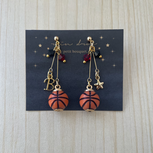 推しのイニシャル、背番号 ビーズカラーが選べる ✨必勝✨バスケ