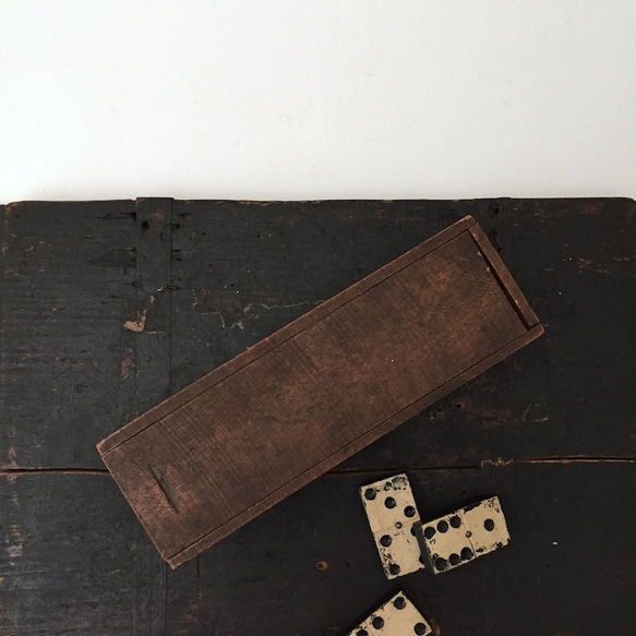 アンティークドミノ　古い木箱入りドミノ　天然木　置物　ゲーム イギリスアンティ　チェス　北欧暮らしの道具 英国王室                                     イギリスで見つけた1930年代ごろのアンテ W1298070612(10010円)