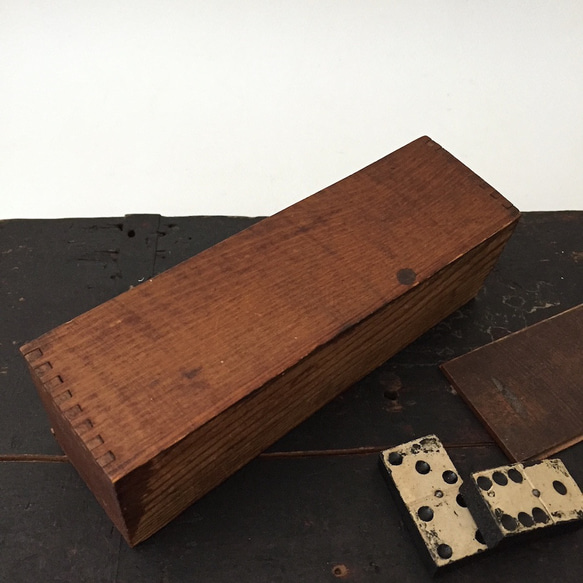 アンティークドミノ　古い木箱入りドミノ　天然木　置物　ゲーム イギリスアンティ　チェス　北欧暮らしの道具 英国王室                                     イギリスで見つけた1930年代ごろのアンテ W1298070612(10010円)