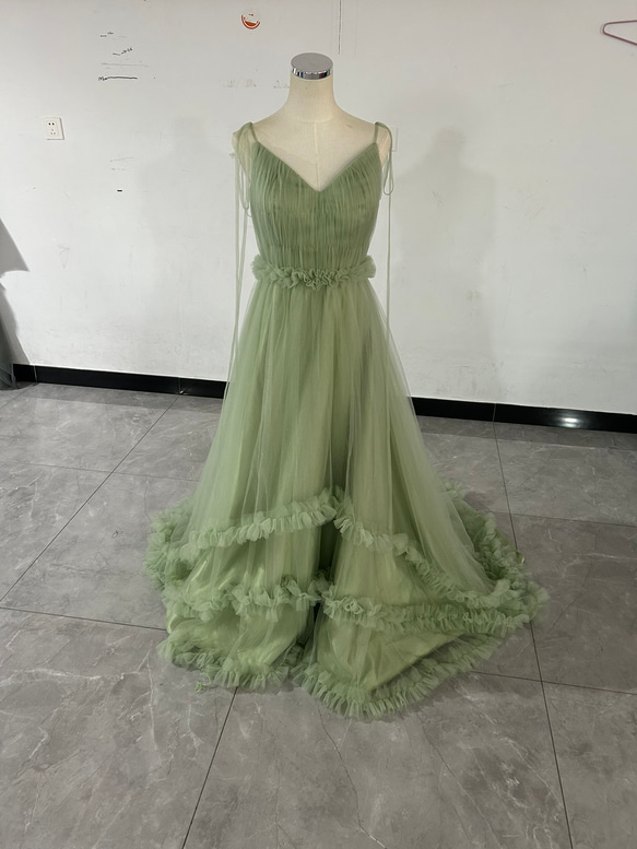 カラードレス グリーン Vネック ラッフルフリル キャミソール 背中見せ  