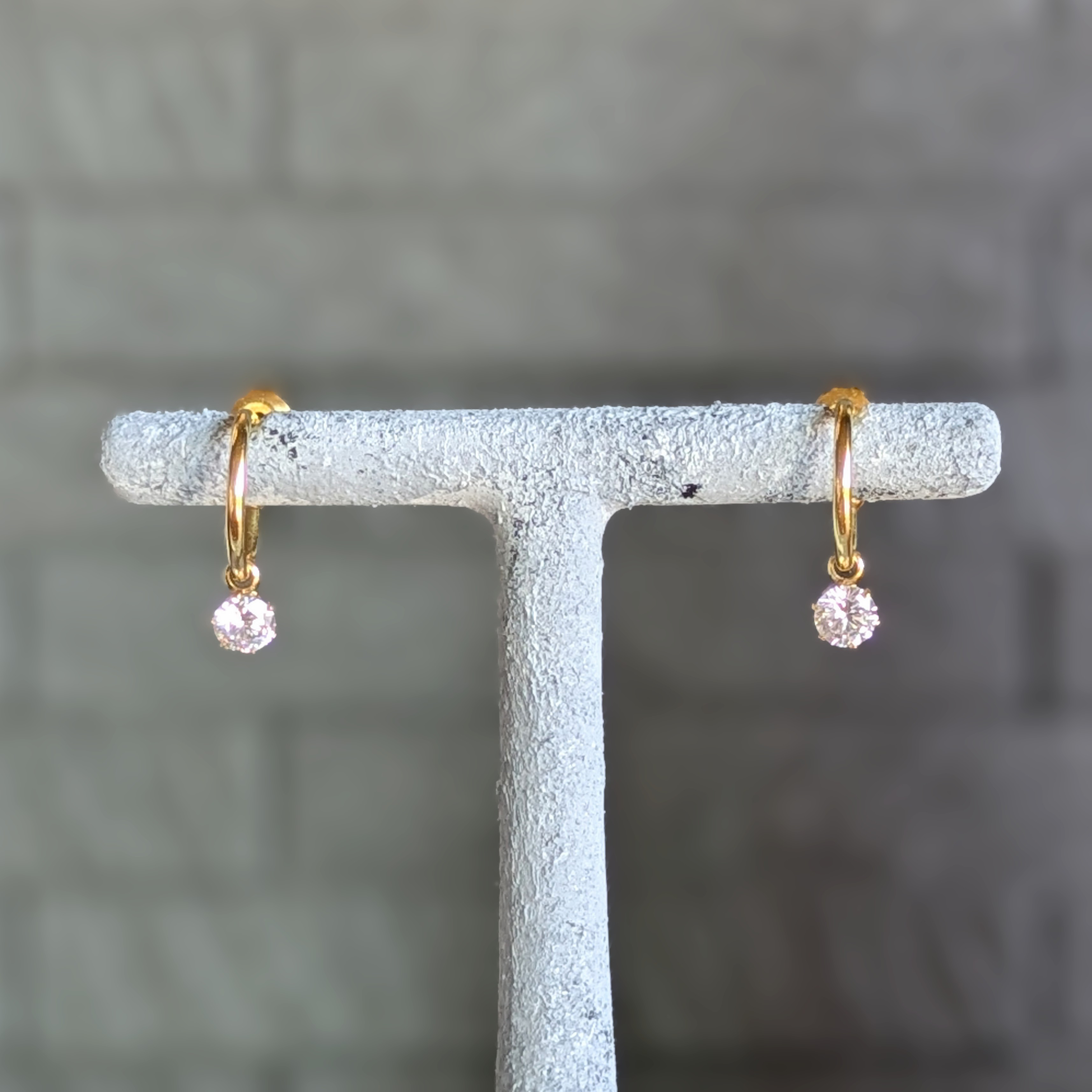 シルバーも有◆取り外し＆つけっぱなし可◆国産Czダイヤモンドフープピアス サージカルステンレス 金アレ華奢