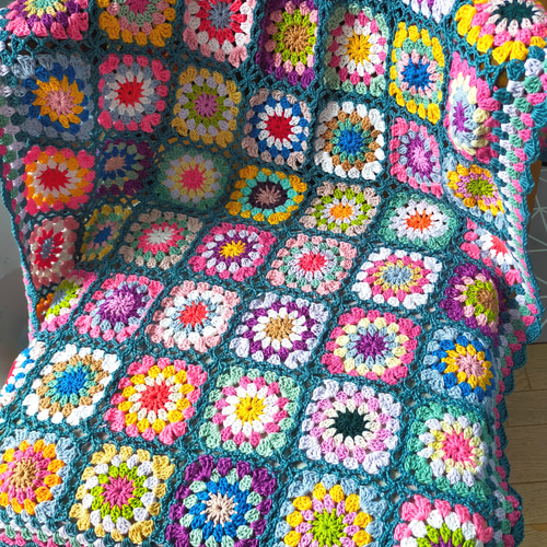 送料無料】ブランケット 緑② マルチカバー グラニースクエア 編み物