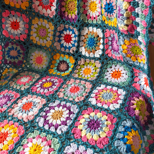 モチーフ編み【2】ハンドメイド　ブランケット　マルチカバー モチーフ編み【2】ハンドメイド ブランケット マルチカバー 【公式通販】