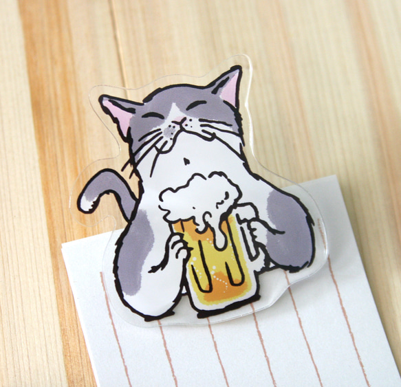 アクリルでかクリップ　猫がビールで乾杯 1枚目の画像