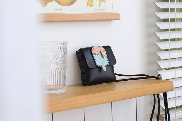 清涼感満載！手作りの本革ミニショルダーバッグ、かわいいアイス