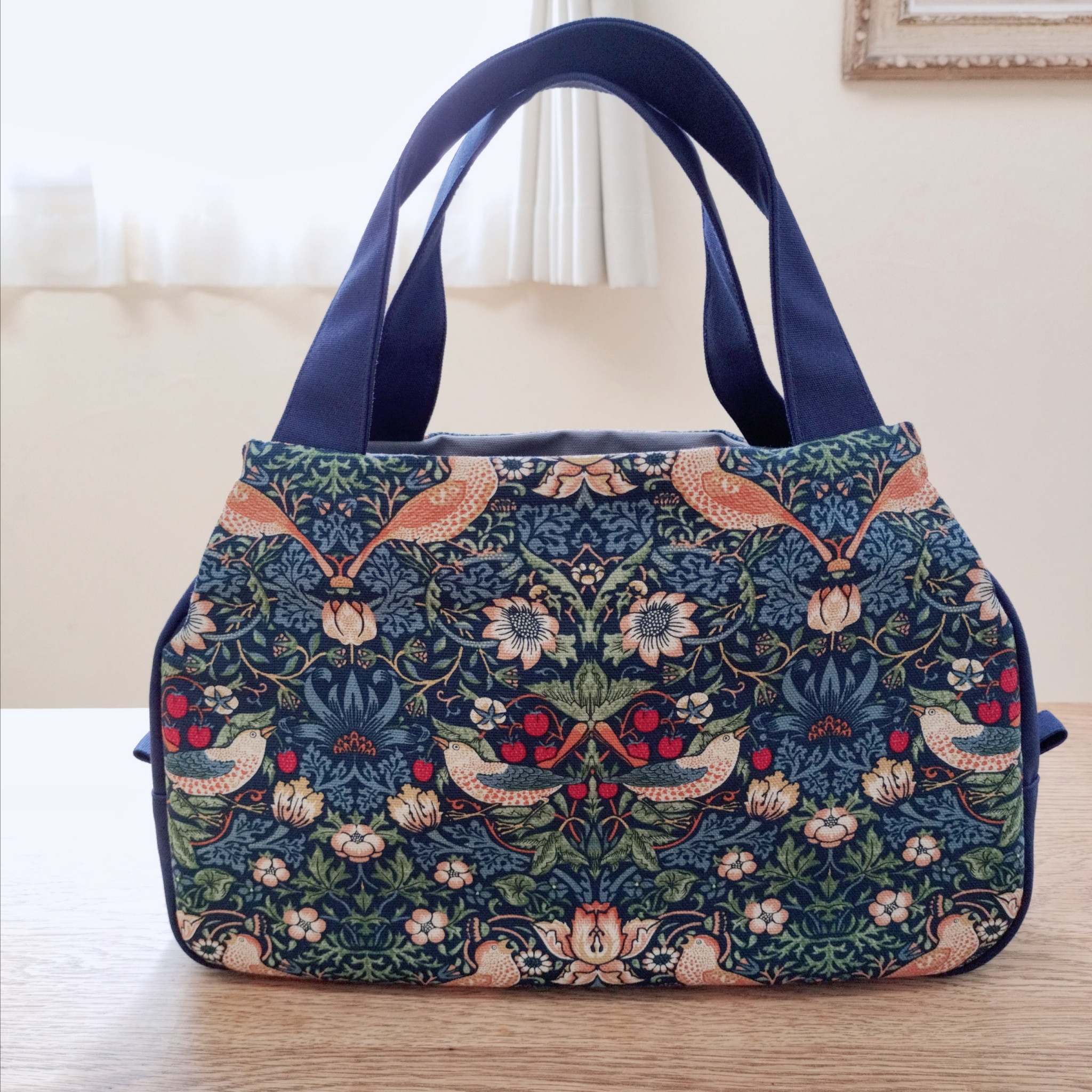 クラシカルな大人トート / いちご泥棒・ネイビー×国産帆布ネイビー