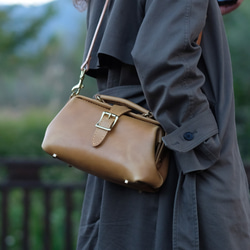 12色展開！大人気！横型がま口バッグ 手作りのレザーショルダーバッグレディース 総手縫い 4枚目の画像