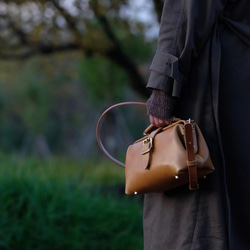 12色展開！大人気！横型がま口バッグ 手作りのレザーショルダーバッグレディース 総手縫い 9枚目の画像