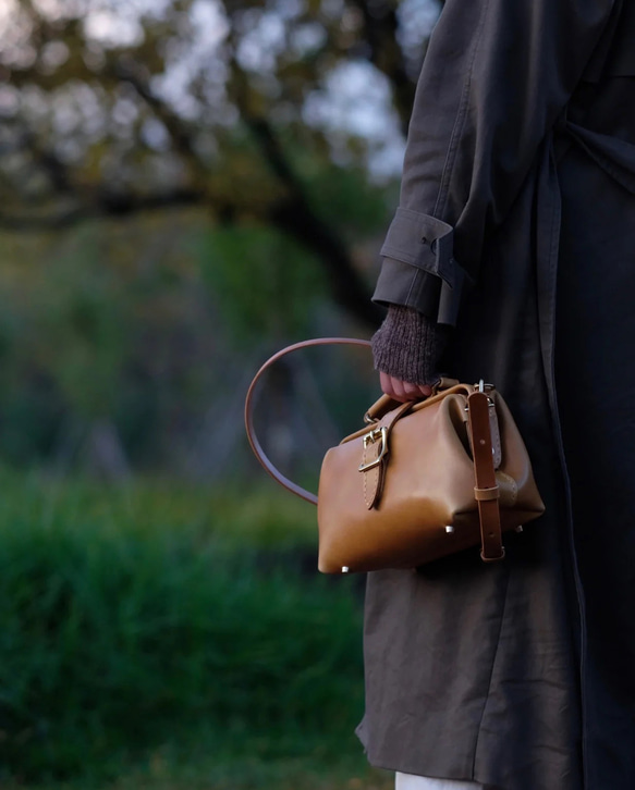 12色展開！大人気！横型がま口バッグ 手作りのレザーショルダーバッグレディース 総手縫い 9枚目の画像