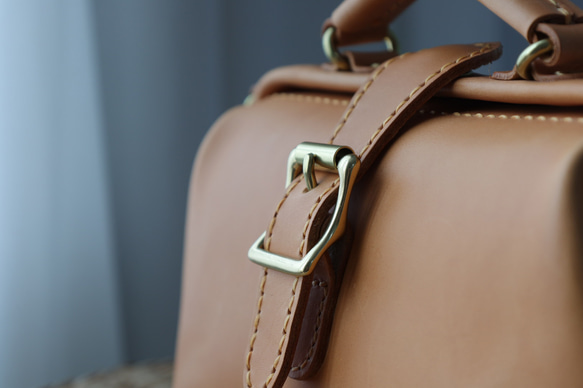 12色展開！大人気！横型がま口バッグ 手作りのレザーショルダーバッグレディース 総手縫い 14枚目の画像