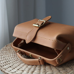 12色展開！大人気！横型がま口バッグ 手作りのレザーショルダーバッグレディース 総手縫い 16枚目の画像