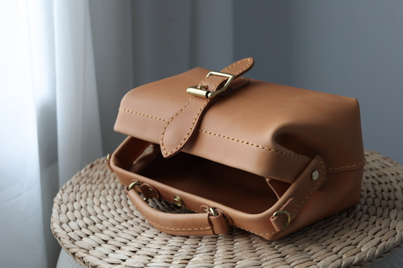 12色展開！大人気！横型がま口バッグ 手作りのレザーショルダーバッグレディース 総手縫い 16枚目の画像