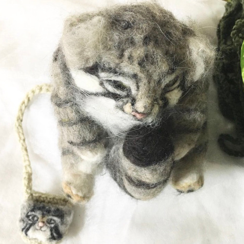 ☆冬支度させました☃️羊毛フェルトの可愛い仏頂面のマヌルネコ 猫