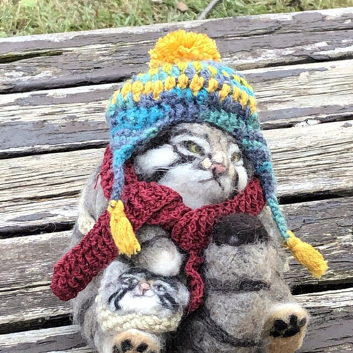 ☆冬支度させました☃️羊毛フェルトの可愛い仏頂面のマヌルネコ 猫