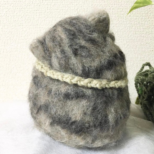 ☆冬支度させました☃️羊毛フェルトの可愛い仏頂面のマヌルネコ 猫